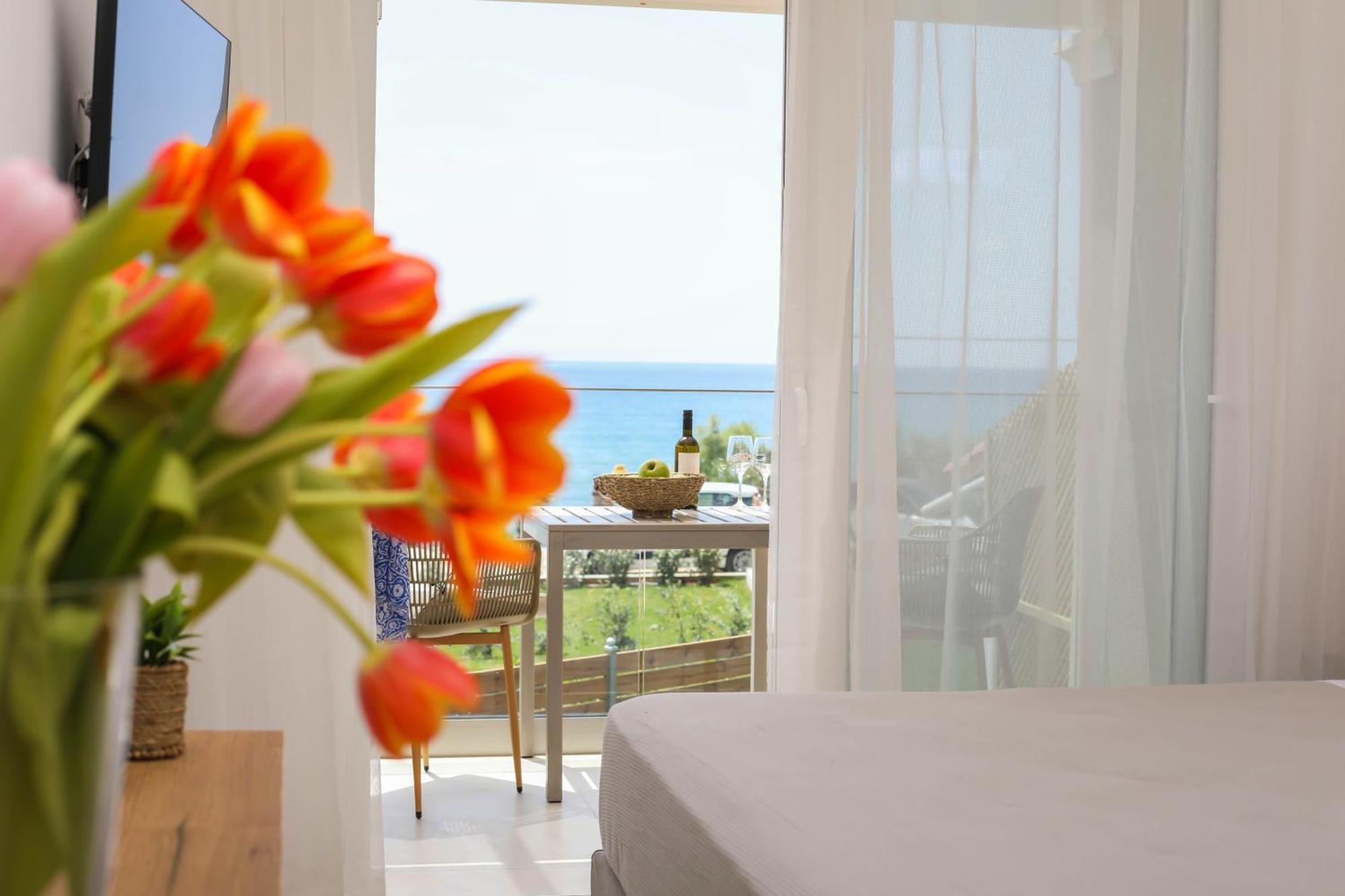 Magdachris Luxury Rooms Agios Georgios Pagon Esterno foto